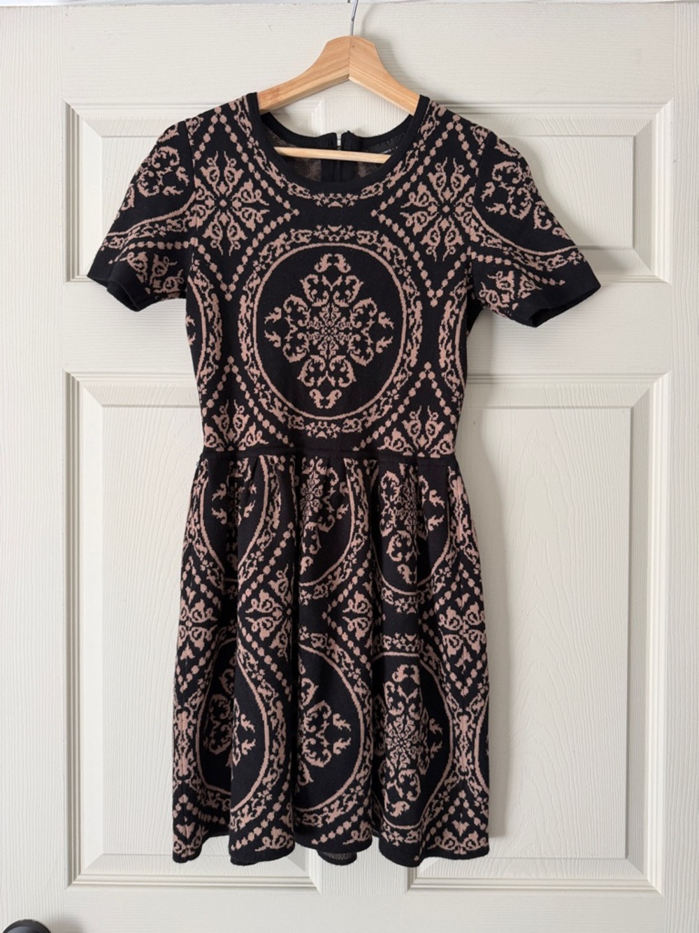 Romeo & Juliet Couture short-sleeve sweater dress